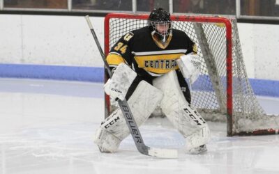 Clones sign goalie