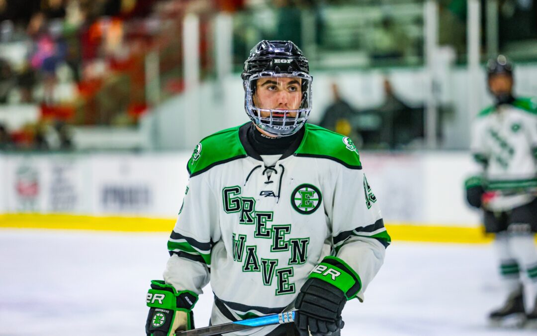 Clones sign Cooper Hills