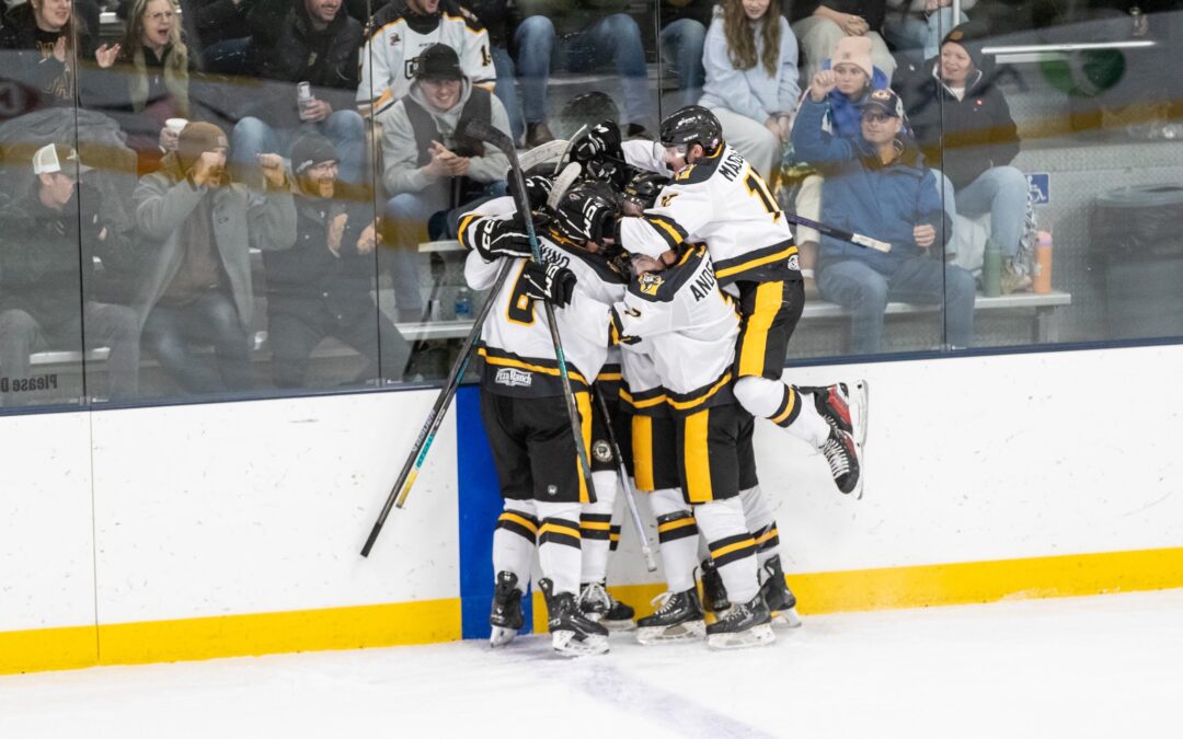 Clones split series with St. Louis