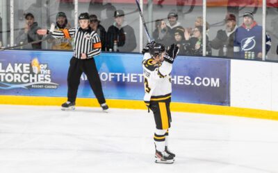 Clones earn road split in St. Louis