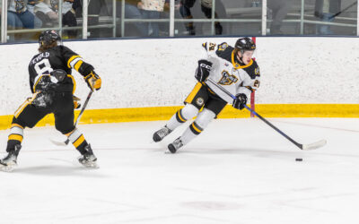 Clones forward signs NAHL Tender
